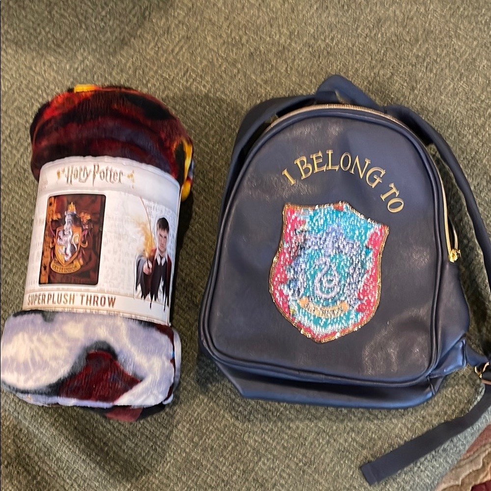 Harry Potter Super Plush Throw and Backpack Set